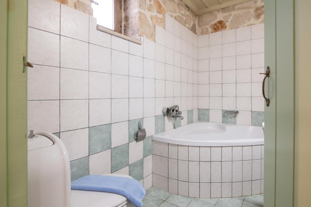 Strofilia Authentic Semesterbostad Skinária